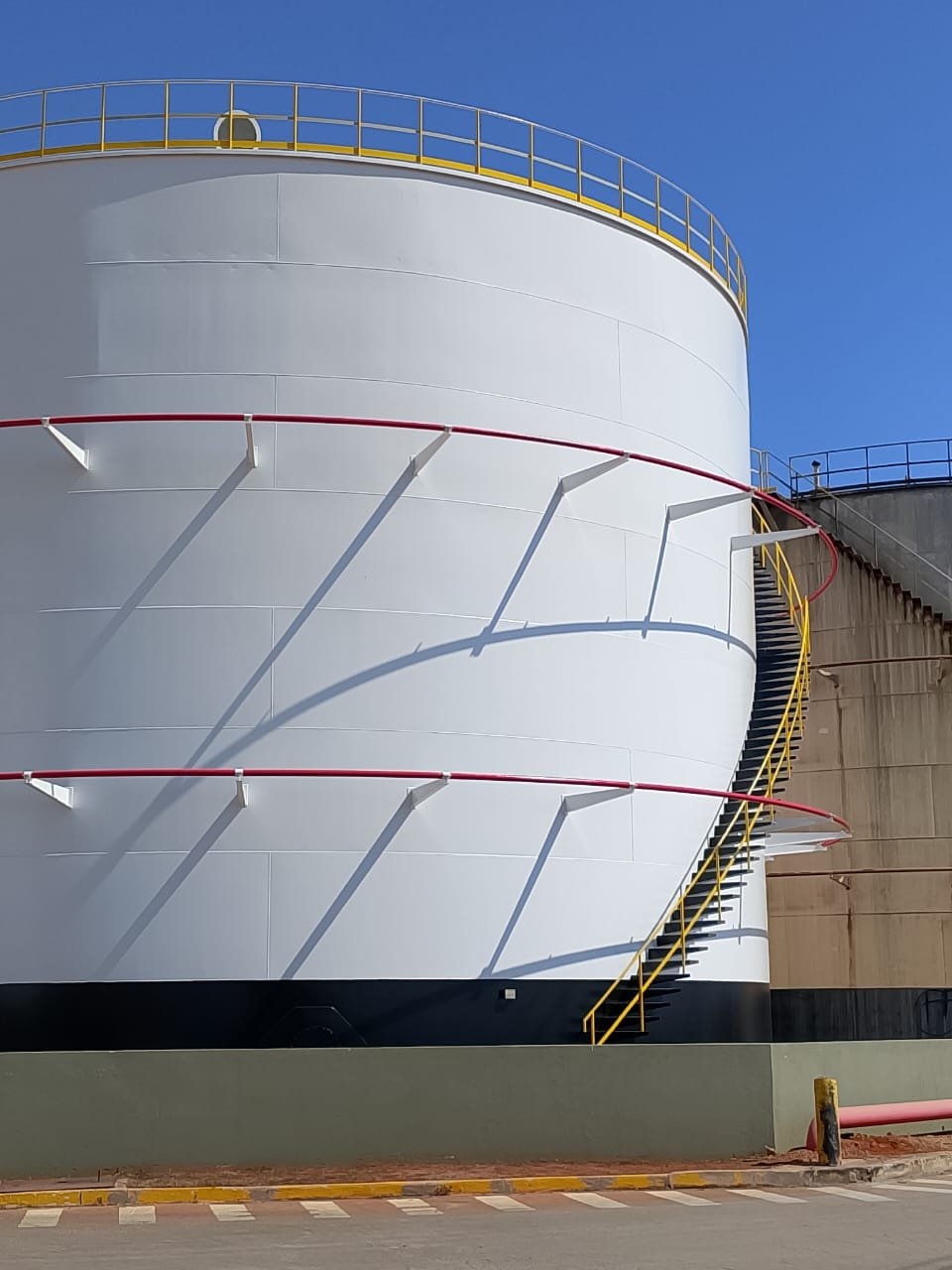 Tanque industrial pintado pela ERS Tintas
